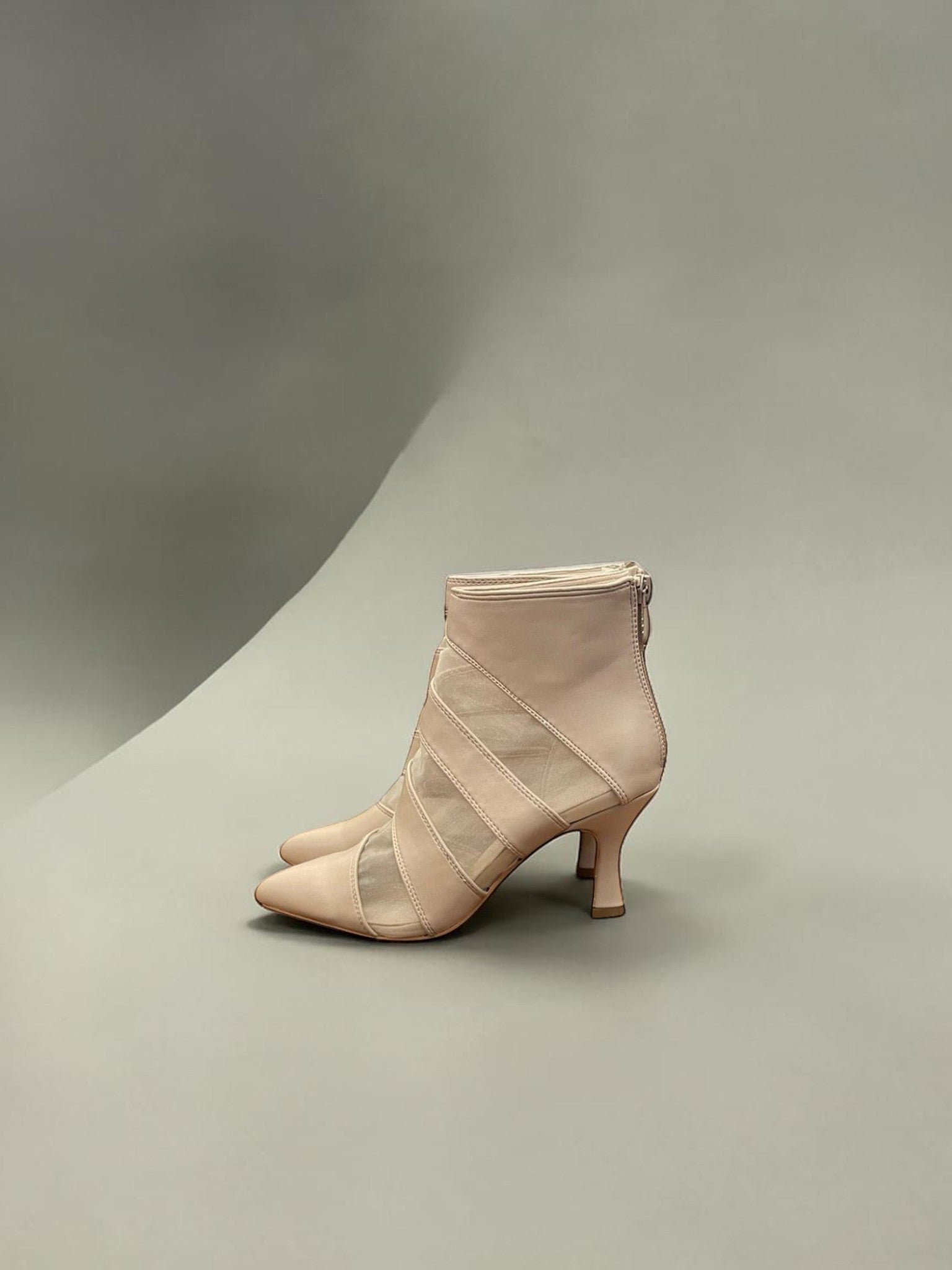 Day One Concept Store beige mesh and faux leather ankle boots with pointed toe and medium heel.